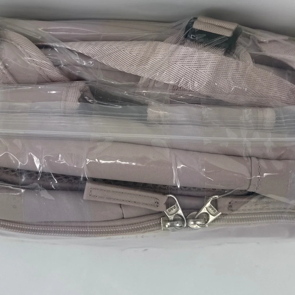 VECAVE Vacuum Travel Pink Backpack Airback 18x14x8 Pink Compression Pump NIB
